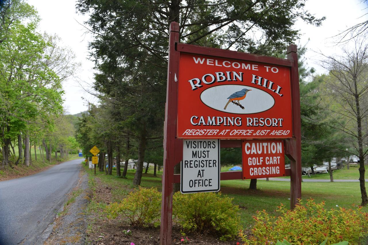 Robin Hill Camping Resort One-Bedroom Cottage 8 Lenhartsville Bagian luar foto